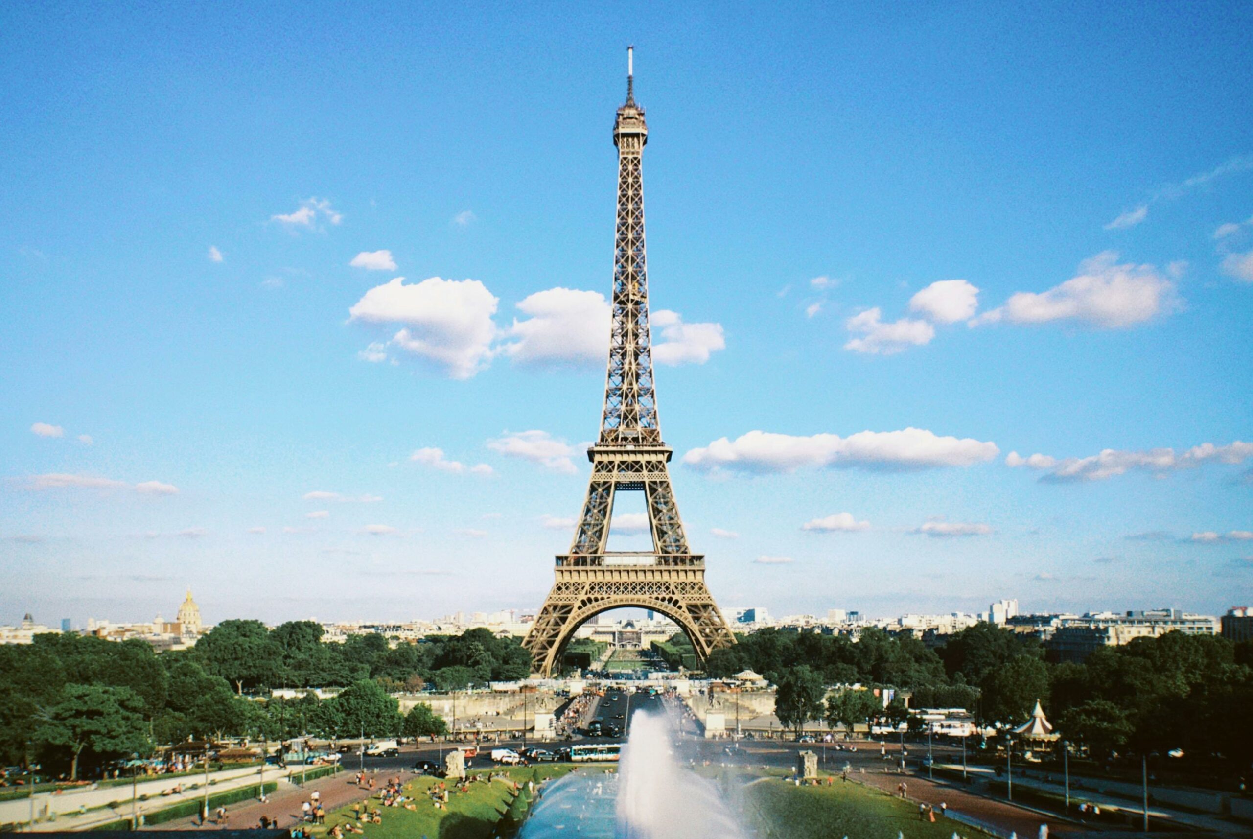 Torre Eiffel París - Mode Paris Aparthotel