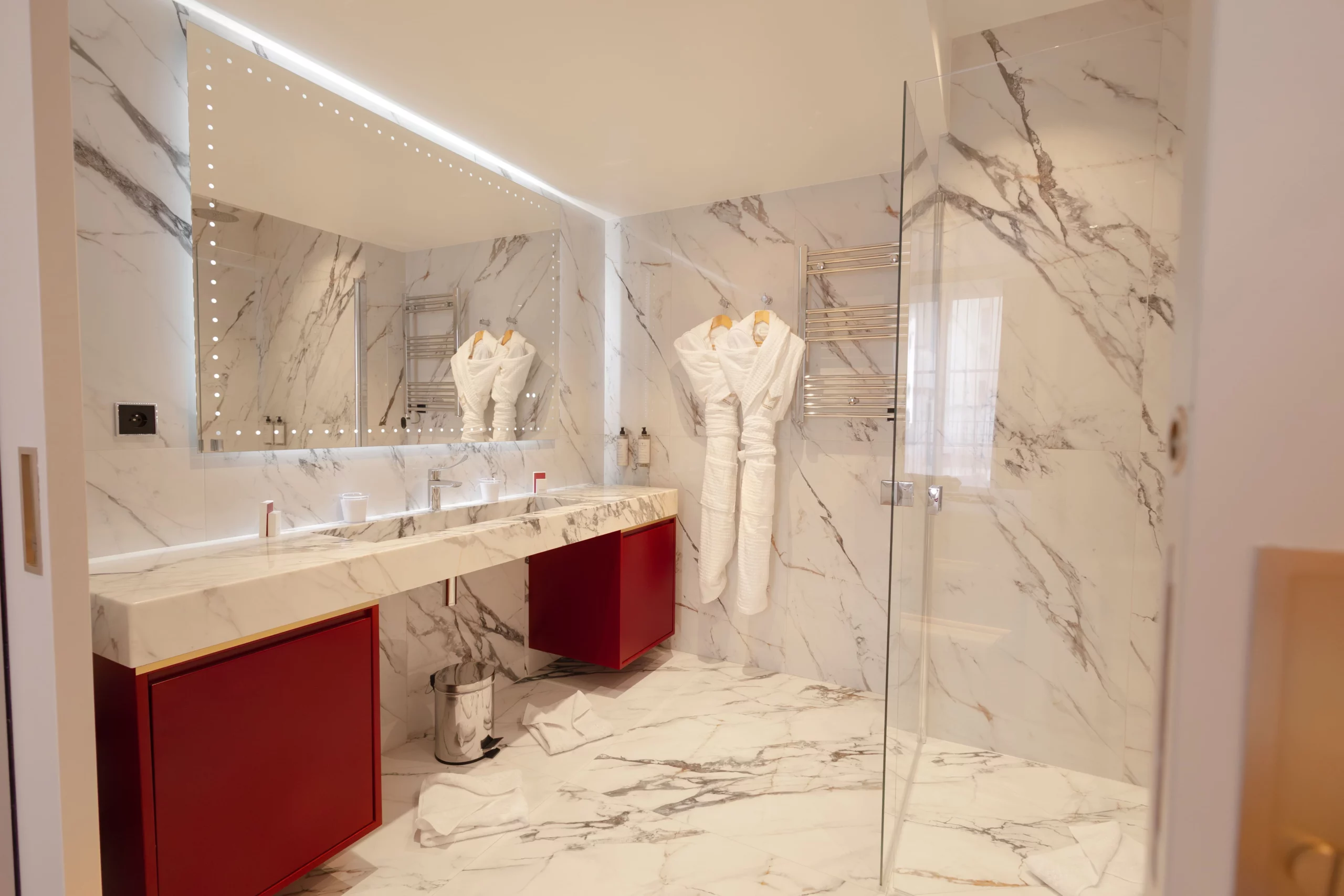 Salles de bain luxe appartement prestige Paris 16
